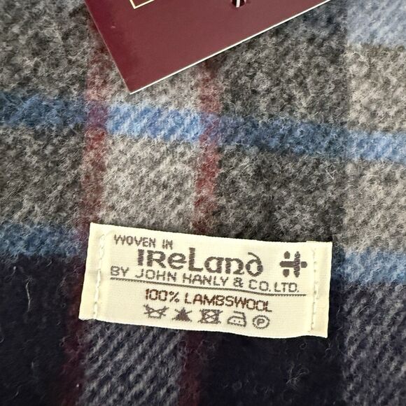 NWT John Hanly 100% Lambswool  Scarf Ireland Fringe Blue Plaid Ireland - Picture 5 of 6